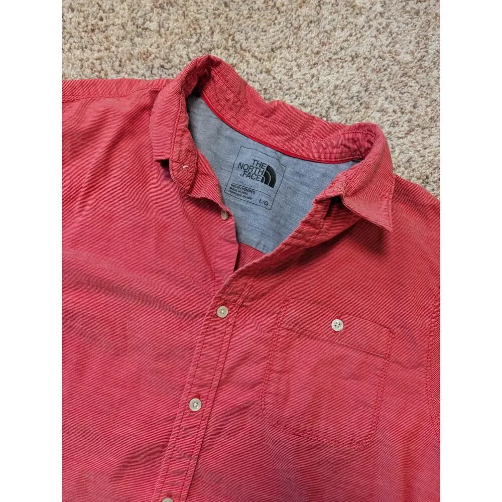THE NORTH FACE men's Short sleeve, button down shirt, size Large, Red Stripe